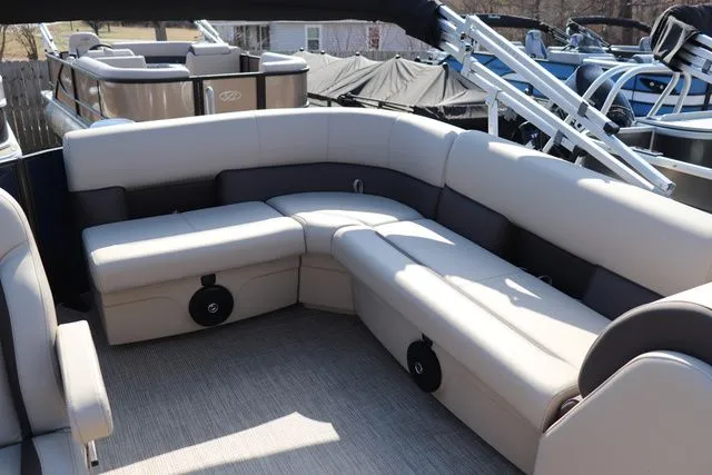 Slide: The Image of Bentley Pontoons LE 200 Cruise 2026 - 7