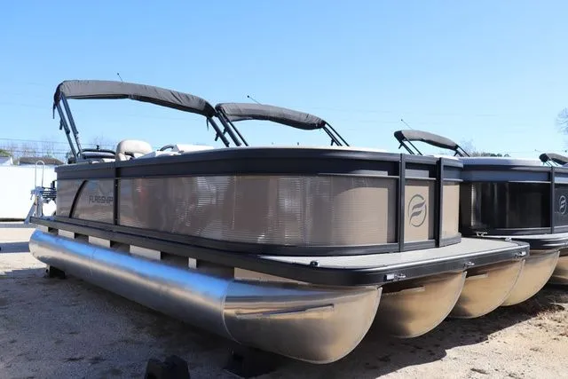 The Image of Flagship Endurance 22 CU Tritoon 2025 - 1