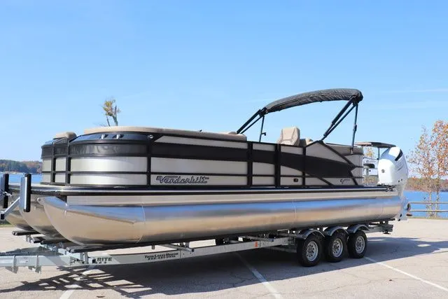 The Image of Vanderbilt 700T 2023 - 1