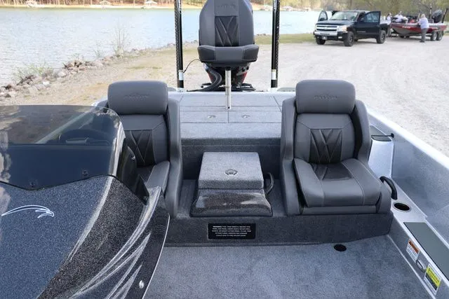 Slide: The Image of Falcon Boats F215 2026 - 12