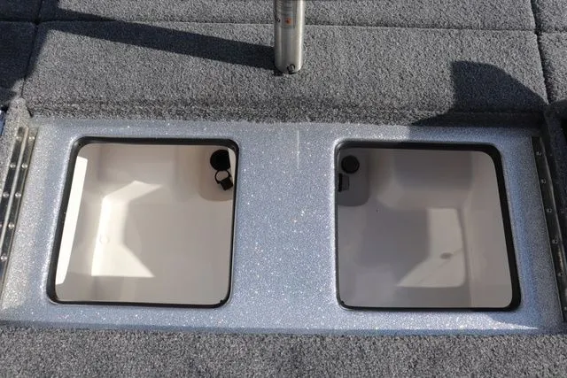 Slide: The Image of Falcon Boats F215 2026 - 18