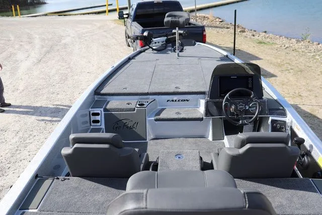 Slide: The Image of Falcon Boats F215 2026 - 21