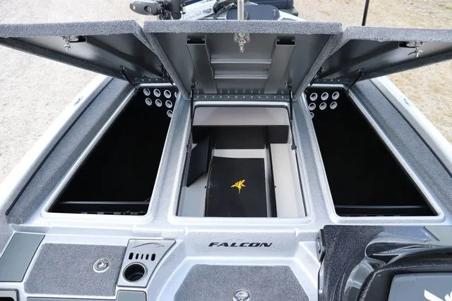 Slide: The Image of Falcon Boats F215 2026 - 6