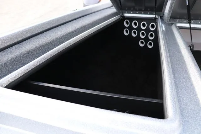 Slide: The Image of Falcon Boats F215 2026 - 7
