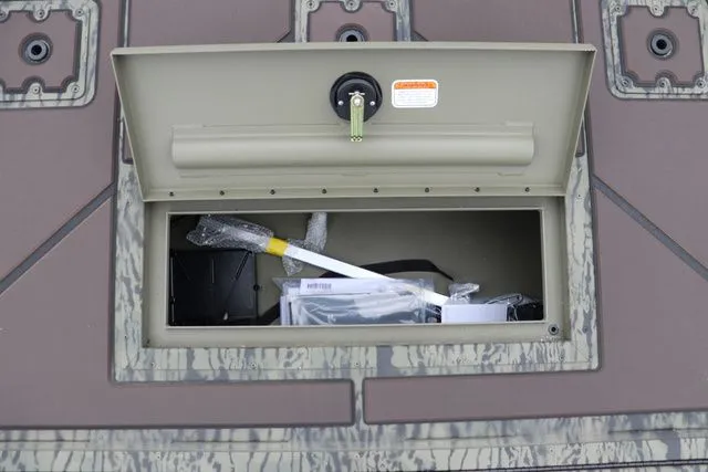 Slide: The Image of Tracker Grizzly 2072 2026 - 4
