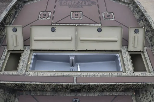 Slide: The Image of Tracker Grizzly 2072 2026 - 5