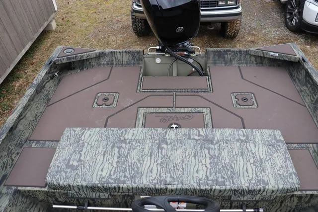 Slide: The Image of Tracker Grizzly 2072 2026 - 9