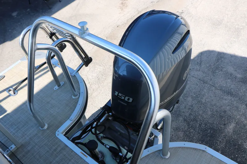 Slide: The Image of Silver Wave 2210 SW5 L Tri toon 2020 - 42