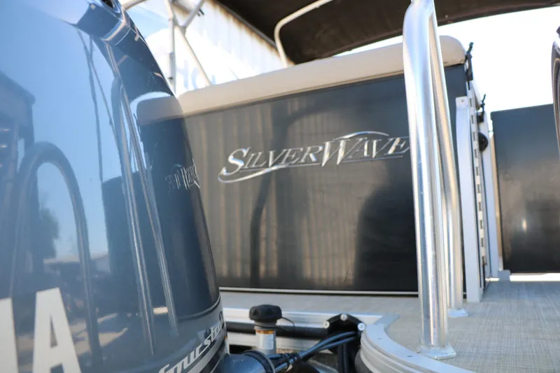 Slide: The Image of Silver Wave 2210 SW5 L Tri toon 2020 - 48