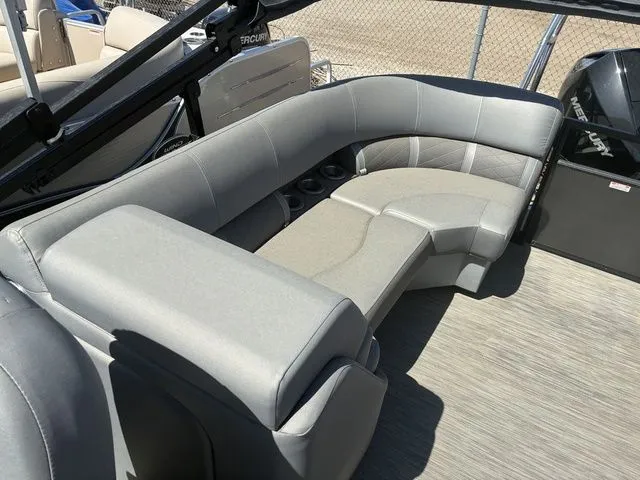 Slide: The Image of Interior of a 2022 Bennington 23LSR SPS pontoon boat with gray seating. - 21