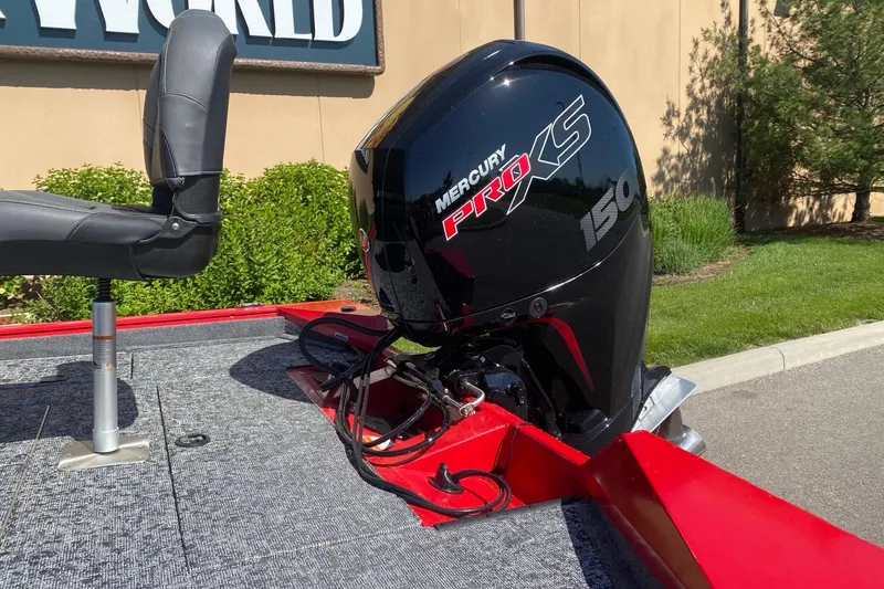 Slide: The Image of 2026 Tracker Pro Team 195 boat with Mercury Pro XS 150 engine. - 5