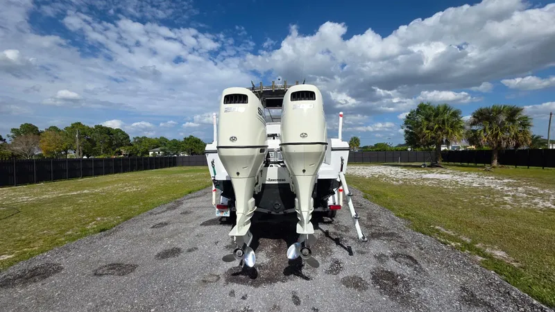 Slide: The Image of Bluewater 2550 CC 2007 - 8