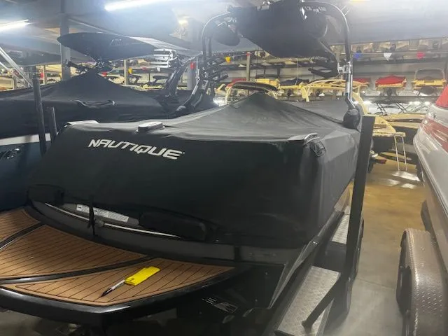 Slide: The Image of Nautique Super Air Nautique 230 2021 - 3