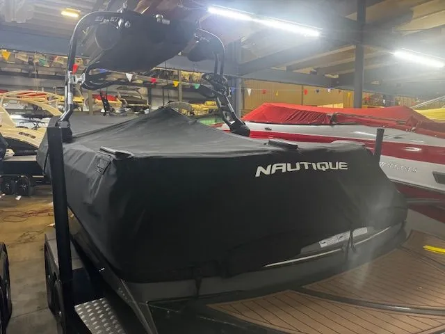 Slide: The Image of Nautique Super Air Nautique 230 2021 - 4