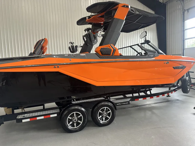 Slide: The Image of Nautique Paragon 25 2022 - 5