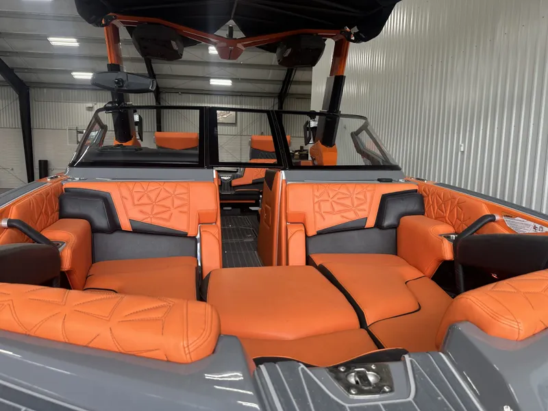 Slide: The Image of Nautique Paragon 25 2022 - 9