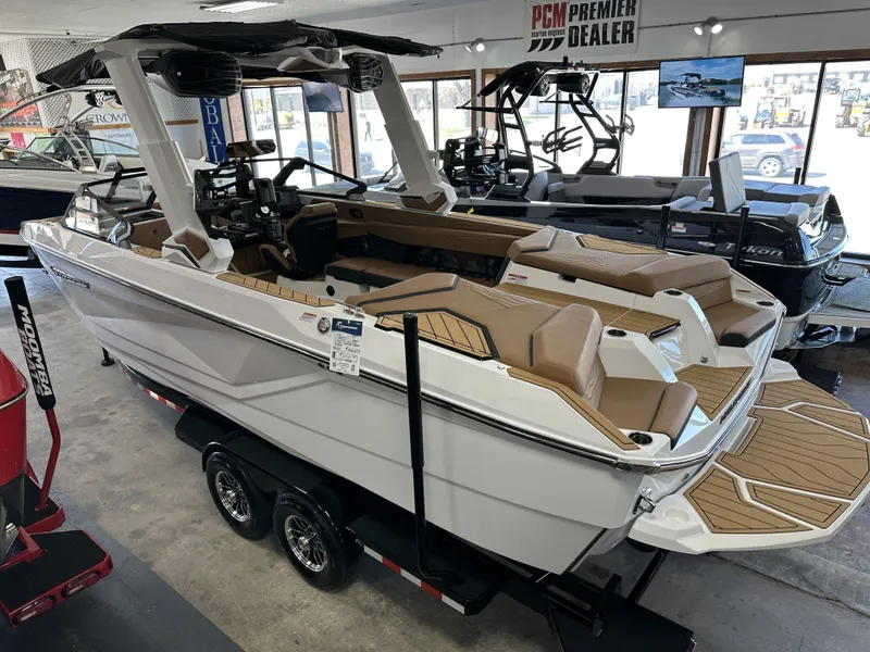 Slide: The Image of Nautique Super Air Nautique G25 2026 - 3