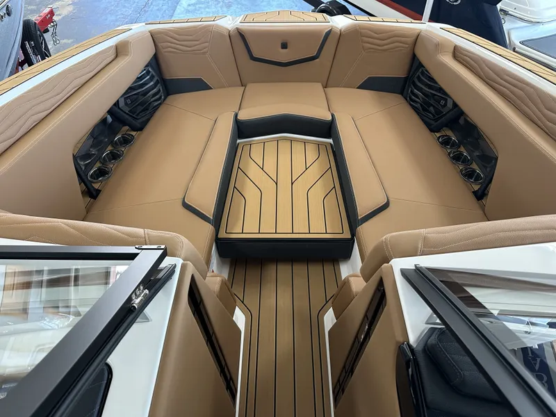 Slide: The Image of Nautique Super Air Nautique G25 2026 - 5
