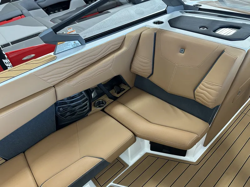 Slide: The Image of Nautique Super Air Nautique G25 2026 - 6