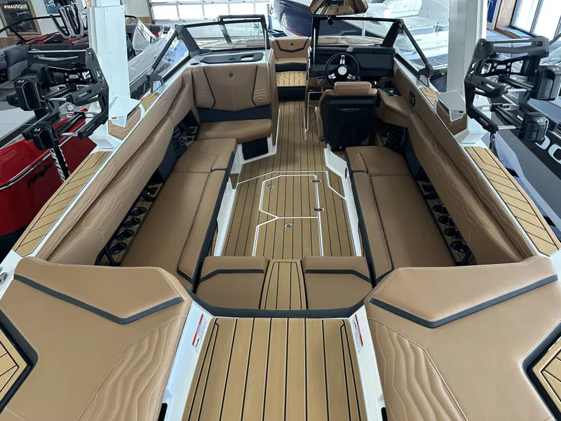 Slide: The Image of Nautique Super Air Nautique G25 2026 - 8