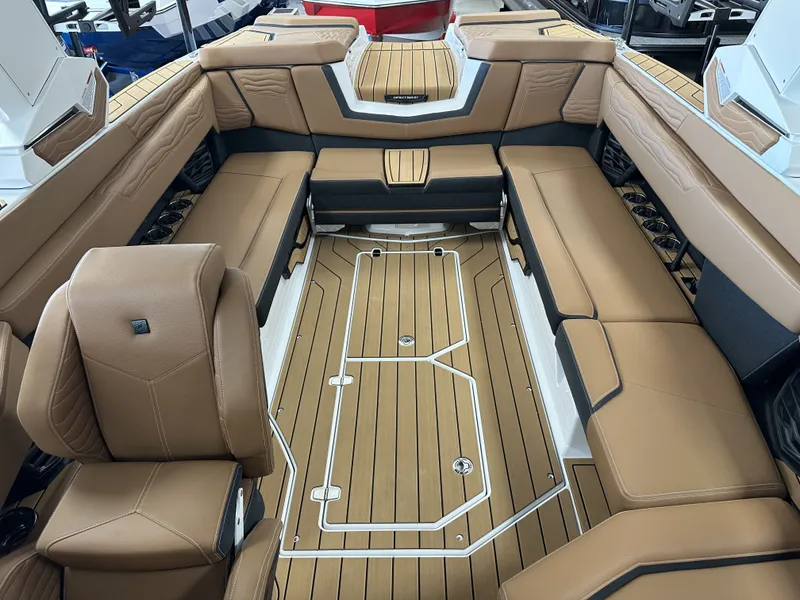 Slide: The Image of Nautique Super Air Nautique G25 2026 - 9