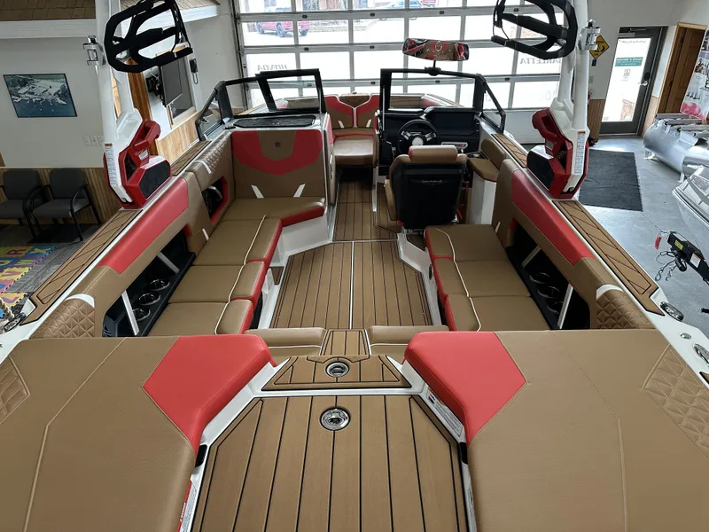 Slide: The Image of Nautique Super Air Nautique GS22 2026 - 3