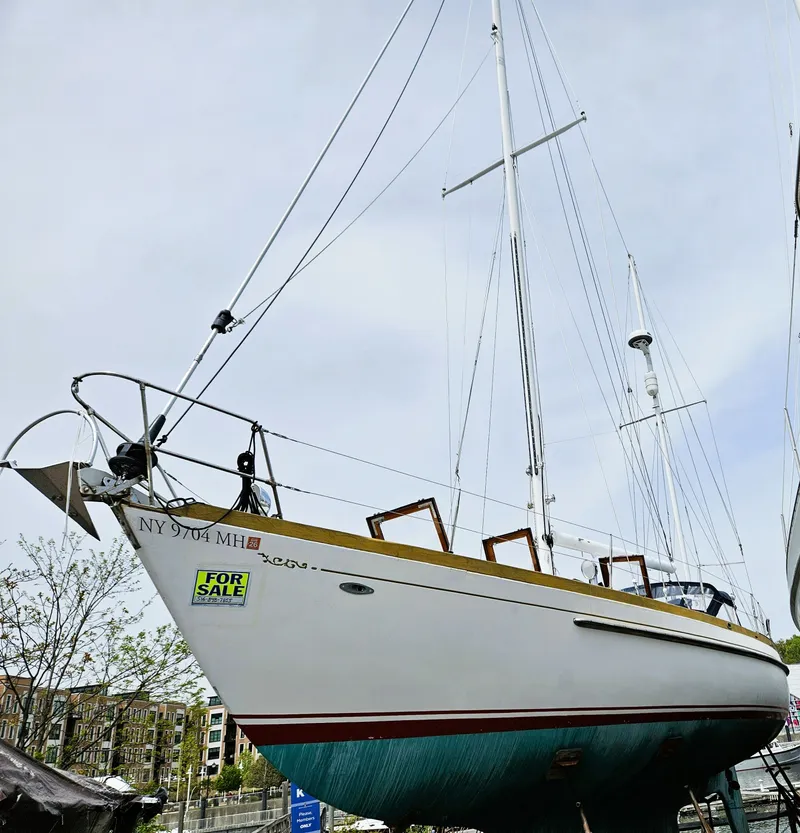 Slide: The Image of Cheoy Lee 41 Offshore Ketch 1977 - 4