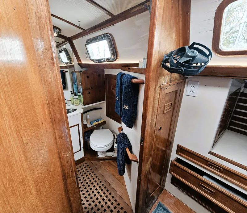 Slide: The Image of Cheoy Lee 41 Offshore Ketch 1977 - 54