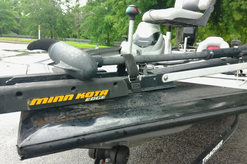 Slide: The Image of 2016 Tracker Pro Team 175 TXW with Minn Kota Edge trolling motor. - 9