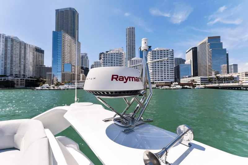 Slide: The Image of Galeon 440 Fly 2025 - 16