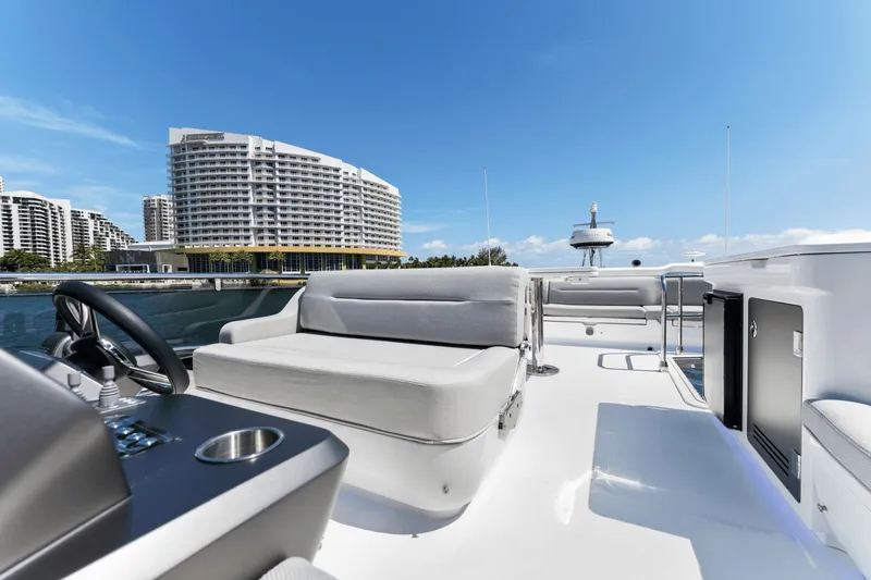 Slide: The Image of Galeon 440 Fly 2025 - 21
