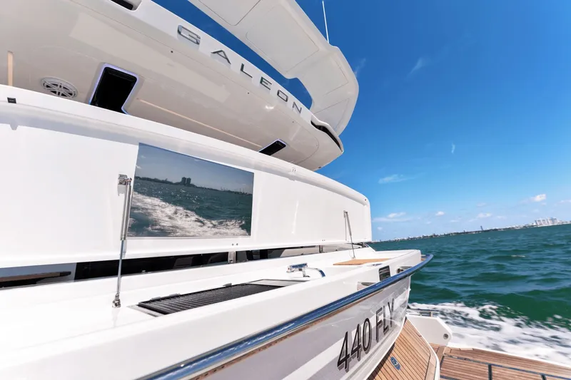 Slide: The Image of Galeon 440 Fly 2025 - 32