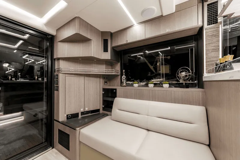 Slide: The Image of Galeon 440 Fly 2025 - 55