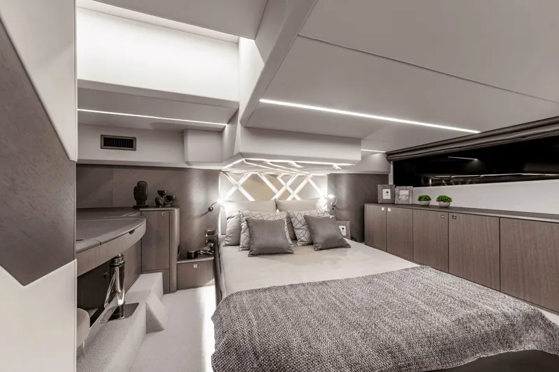 Slide: The Image of Galeon 440 Fly 2025 - 56