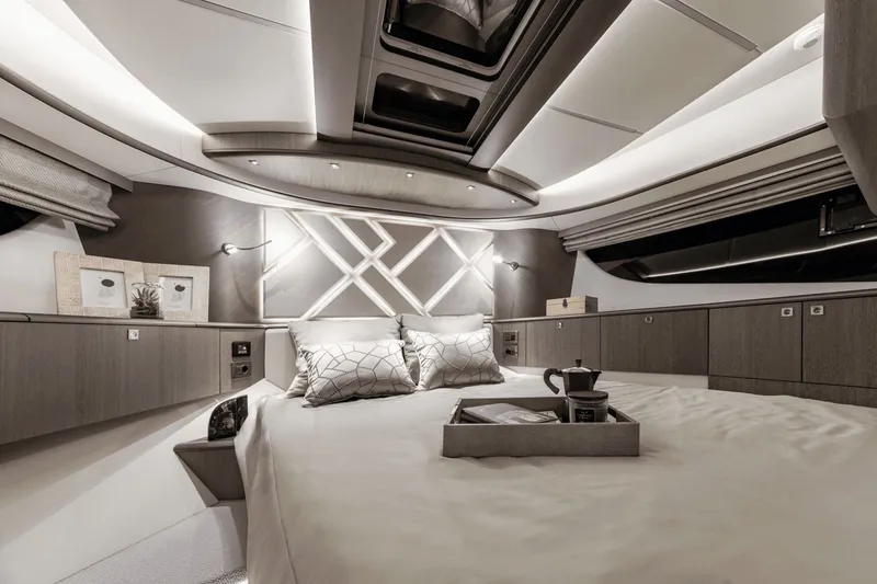 Slide: The Image of Galeon 440 Fly 2025 - 58
