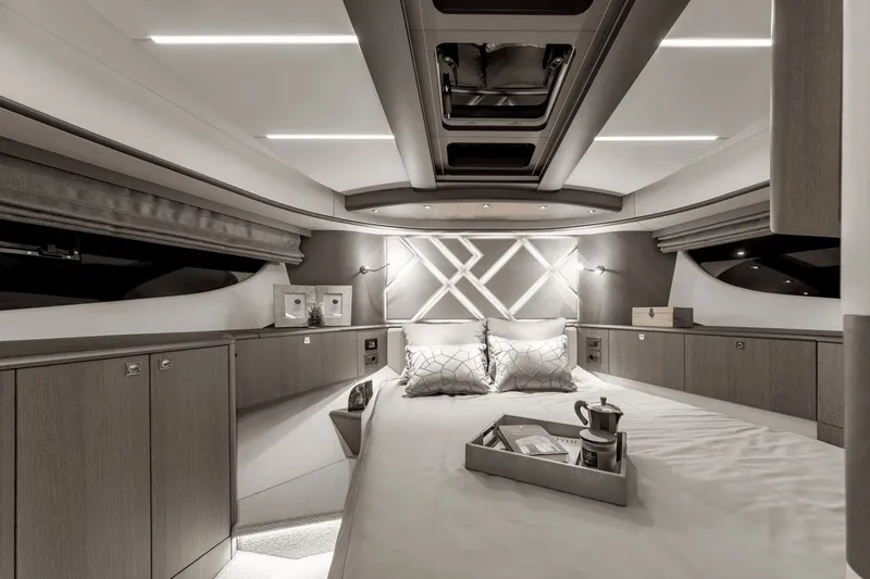 Slide: The Image of Galeon 440 Fly 2025 - 59