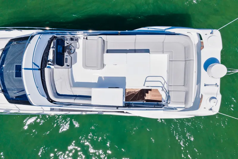 Slide: The Image of Galeon 440 Fly 2025 - 9