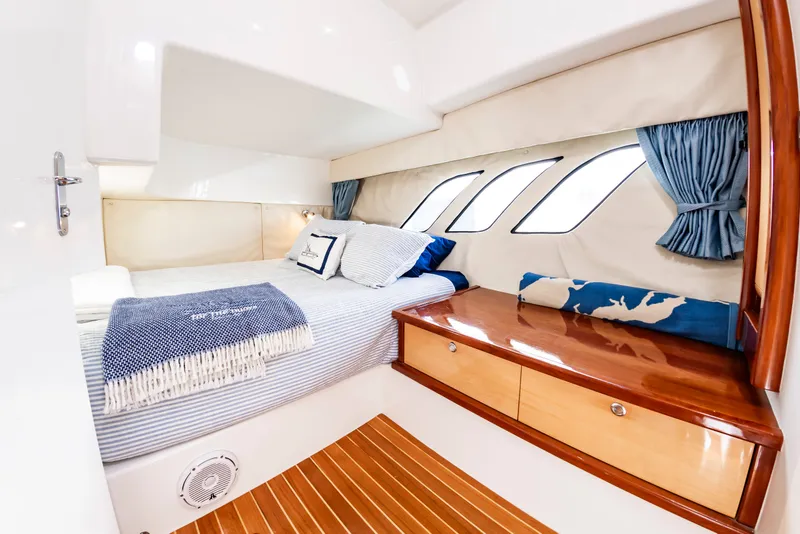 Slide: The Image of Intrepid 475 Sport Yacht 2010 - 45