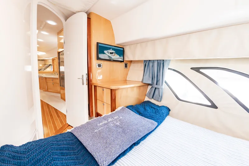 Slide: The Image of Intrepid 475 Sport Yacht 2010 - 51
