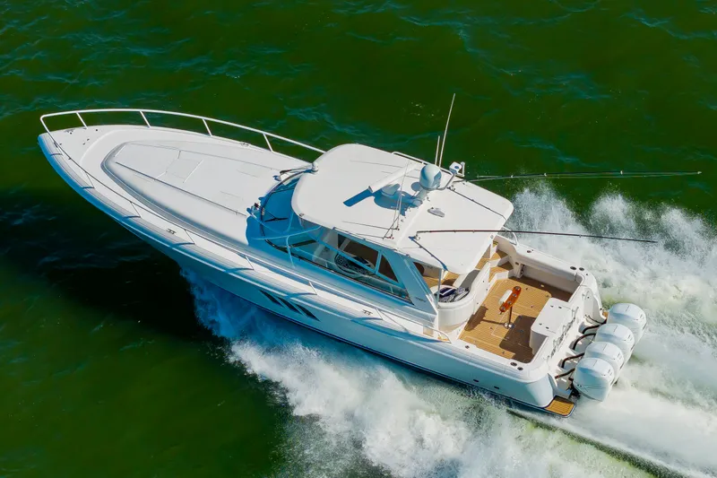 Slide: The Image of Intrepid 475 Sport Yacht 2010 - 6