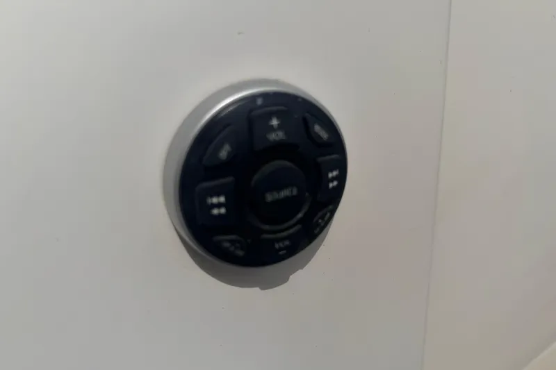 Slide: The Image of Control panel on 2000 Chris Craft 262 Sport Deck boat. - 35