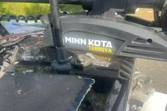 Slide: The Image of Minn Kota Terrova trolling motor on 2016 Lowe Stinger 180 boat. - 7