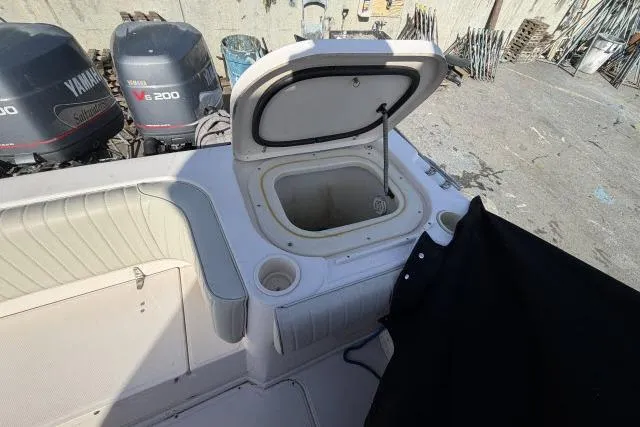 Slide: The Image of Open hatch on 1996 Grady-White Sailfish 272 boat with Yamaha V6 200 engines. - 19