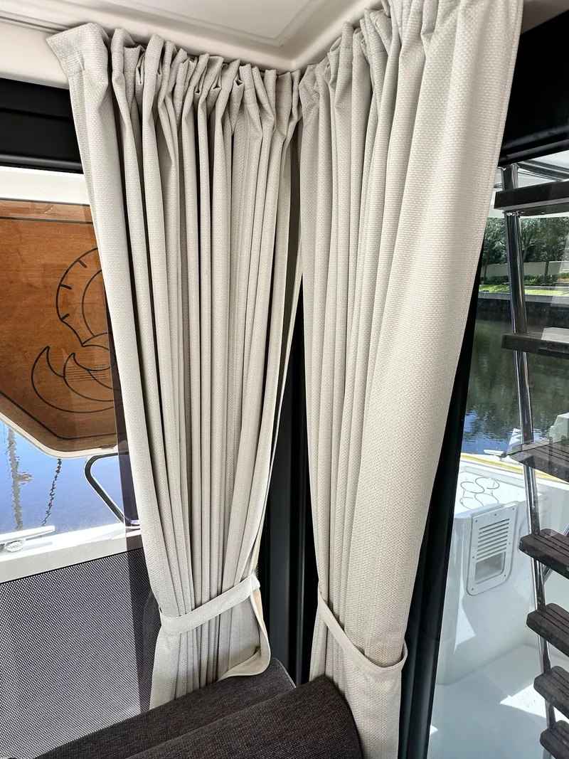 Slide: The Image of Beneteau Swift Trawler 35 2022 - 83