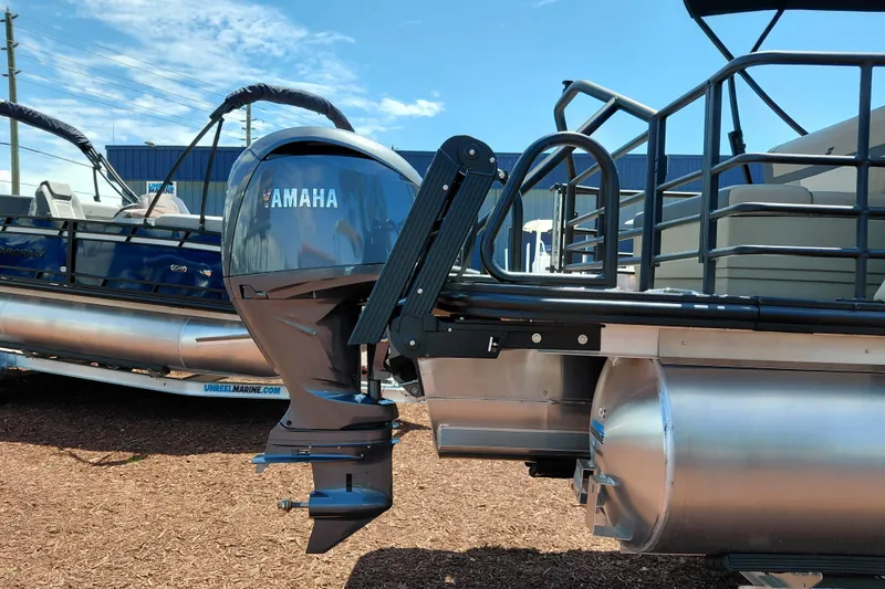 Slide: The Image of 2026 Starcraft EXS 3 Q DH pontoon boat with Yamaha outboard motor. - 6