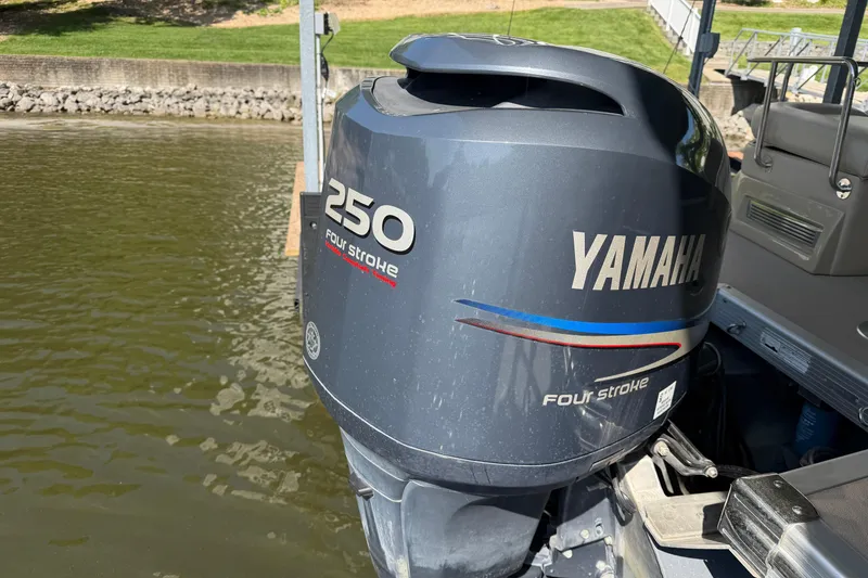 Slide: The Image of Yamaha 250 Four Stroke outboard motor on 2011 Bennington 2575QCW OB boat. - 6