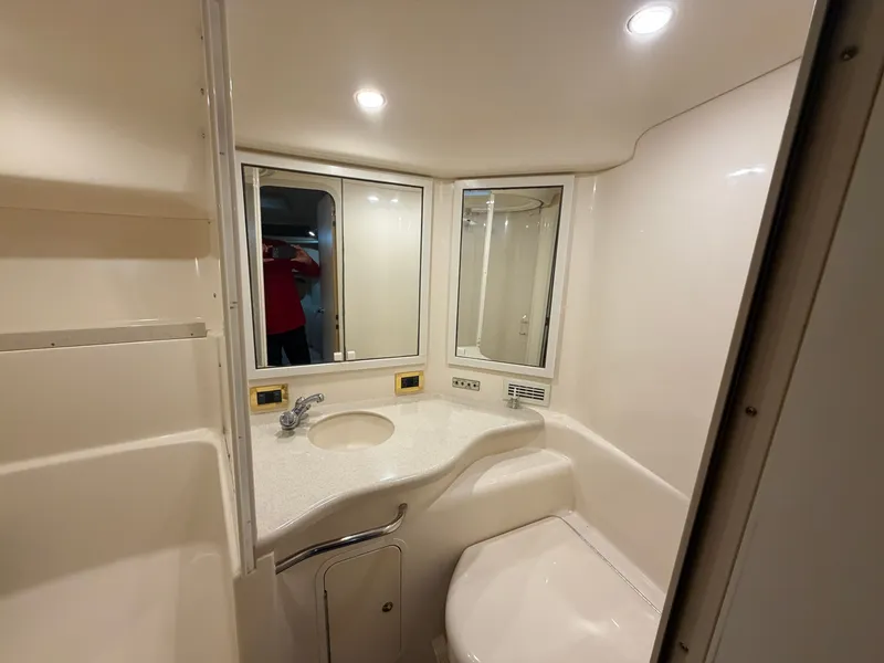 Slide: The Image of Sea Ray 40 Sundancer 1999 - 21