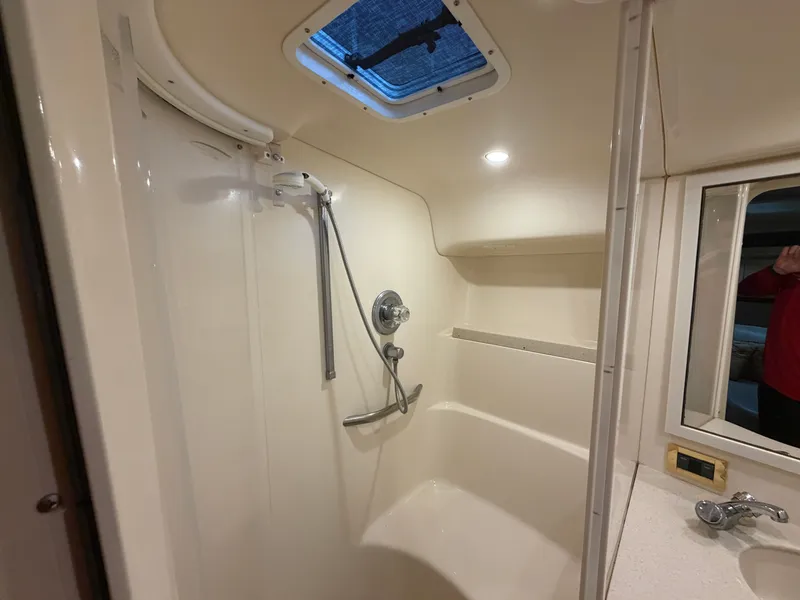 Slide: The Image of Sea Ray 40 Sundancer 1999 - 22