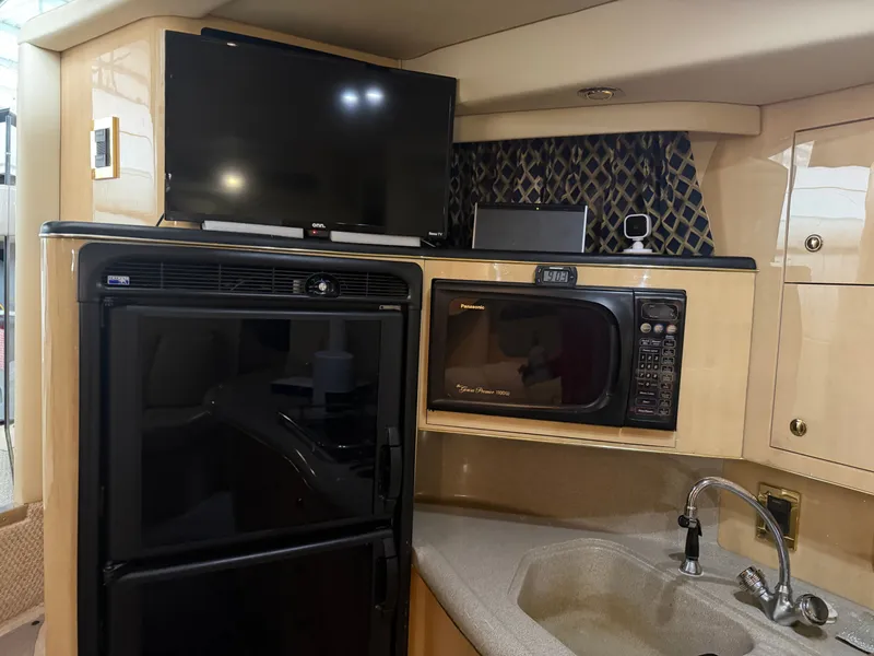 Slide: The Image of Sea Ray 40 Sundancer 1999 - 23