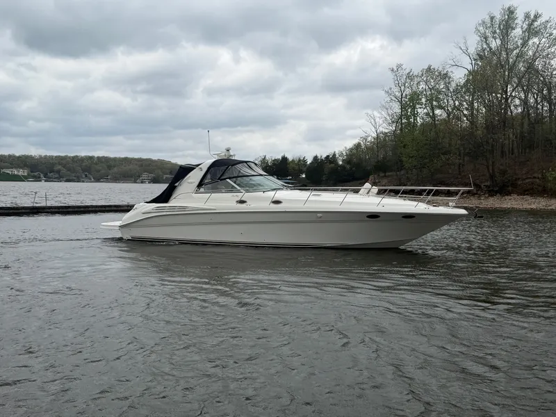 Slide: The Image of Sea Ray 40 Sundancer 1999 - 4